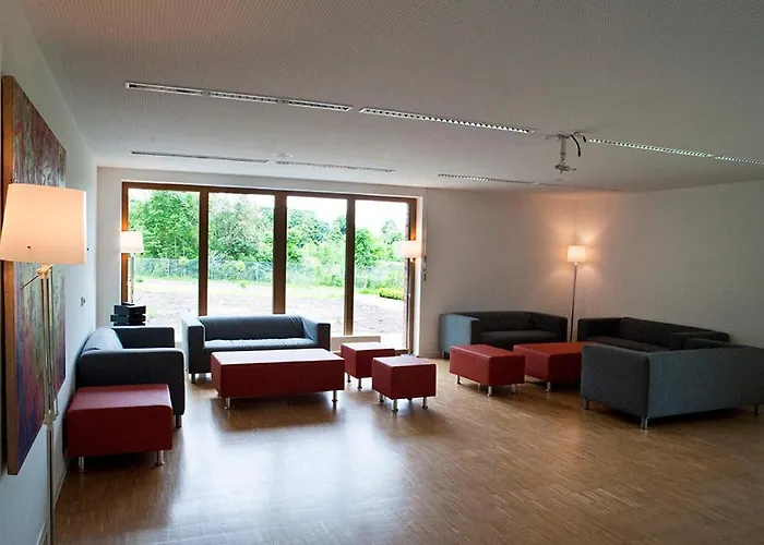 Umwelt Bildungszentrum מלון